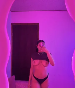 april_smiith1 <3 Pic 4