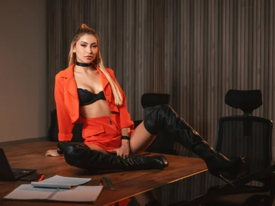 Do you want me to be your secretary? de NatalieSterling  4 Imagens
