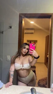 Mia_Monroe White vibes 😈🤍 Foto