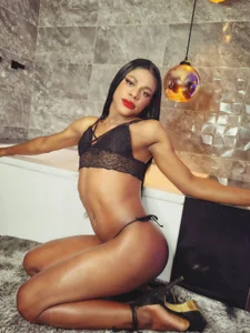 anuvyz_miller_ Public Immagine  4