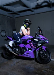 Vittoria__rossi Good vibes, and a little mischief 😏🏍️ 圖片 2