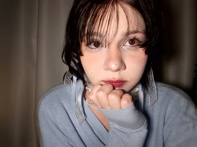 MellyBloomy Public slika