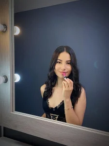 LucieMartinのMirror of seductionの 2枚の写真