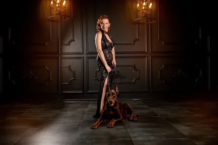 Sweetmurrr lady with a dog Billede 4