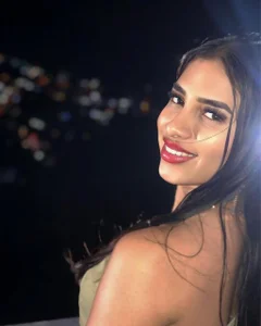 Sluttyysucker_ Public Pic 2