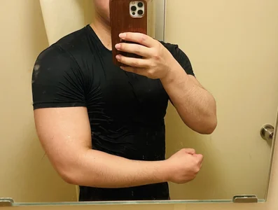 YU-KI00: Public ( 5 фото)