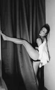 Jackie_Swann black and white Poză