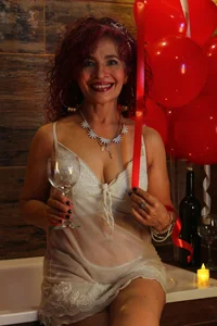 Dalila_Najjar_ YOUR SEXY LADY ON VALENTINE'S DAY Pic 3