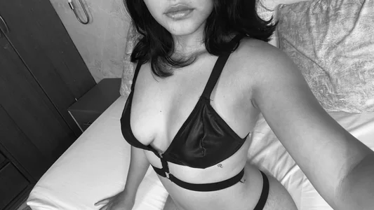 elianand_ Your favorite weakness. ❤️‍🔥 Εικόνα