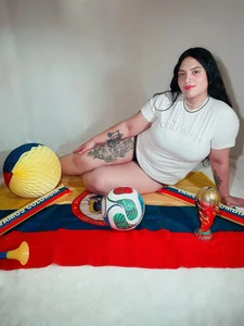 ⚽ 𝓚𝓮𝓮𝓹 𝔂𝓸𝓾𝓻 𝓮𝔂𝓮𝓼 𝓸𝓷 𝓶𝓮.🏆 de Isabella_Mora_ Foto 3