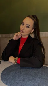 QueenGelikのParisian Teaseの枚の写真