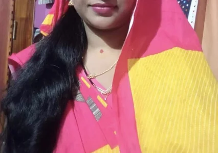Kavya17 Public8 Pic