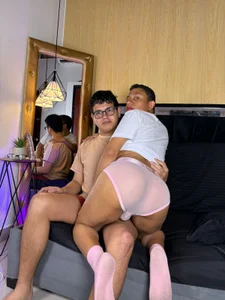 Public de QuensofDesire_  3 Imagens