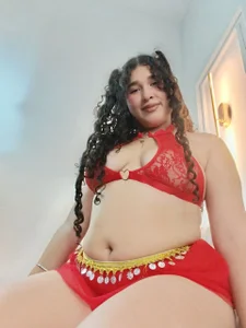 Aisha_Ferrer1 The girl in red Pic