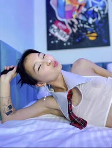 SaraXrayHalf-dried "schoolgirl" Bild 4