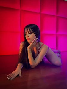 ValeriaRiveraX Erotic and Elegant Pole Dance Pic 3