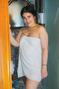 girasol_walton We went from the bathroom to the bed Pic 3