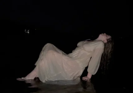 in wet dress od SugarMuse  3 snímek