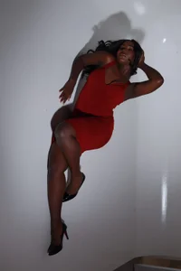 VickyWalles's Red Temptation 🍒 Sex Photo 3