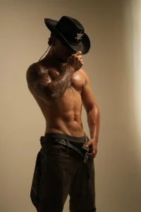 Valentino_Xander SEXY COWBOY🤠 Gambar