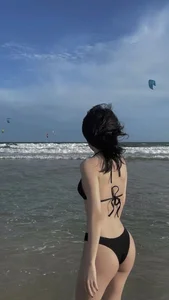 -Nanita-Na and sea 🌊 Bild