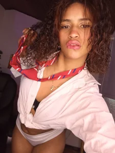 MoonRose__のSchoolGirl! Being a good skinny, brunnette with small tits and big ass for you! Tease my sexys lipsの枚の写真