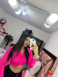 annie_bell__25のPublicの 2枚の写真