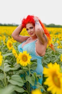 AshleyRedlips Im Blumenfeld Εικόνα 2