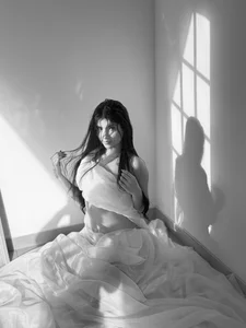 MiaLaurence Whispers of Light Bilde 3
