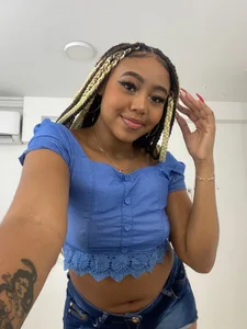 AngelaRoberts kullanıcısının Wearing Blue 💎✨ albümü -  3 fotoğraf