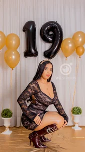 CannelaSmith Another year around the sun, chasing dreams and loving life. From me to me: Happy Birthday! 🥳💖 Foto