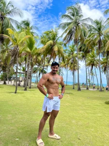 Valentino_Dosantos_: 🌅​⛱️​muscle + beach + sexy🌅​⛱️​ ( 4 фото)