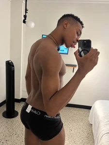 noah_johes black🖤 Foto 2