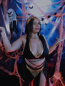 MatureHornyxxxDeadly Queen♥ Bild