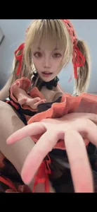 momo-2580: Public ( 6 фото)