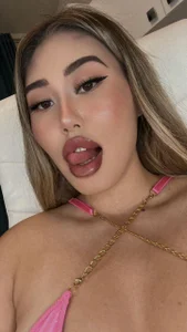 carpe_diemmm Public  6টি ছবি