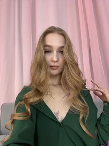 CaraDelivils XXX nøgenfoto 7