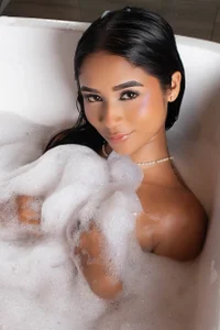 RachelTooms HOT SHOWER🫦 Pic 3