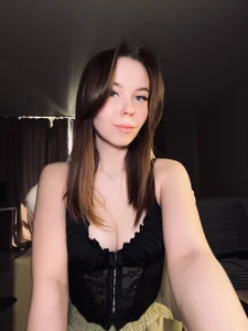 Betty_Andrews Public Pic 5