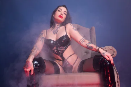 NataliaCristal: Tell me someone more divine than me ( 4 фото)