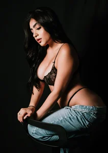 BelaCox_ When desire wears lace Gambar