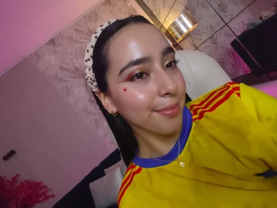 Emilyy_parker_ Public slika 3