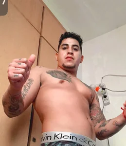 Aaron de Jhonjordan  Imagens