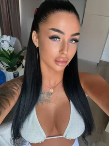 EvaRoseyy Public Pic