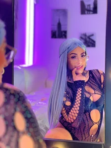 Lovely_celesteのCurves that provoke, looks that challenge and an attitude that does not ask permission. There is noの 8枚の写真