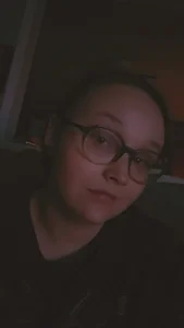 TurtleLady420 Public Pic 6