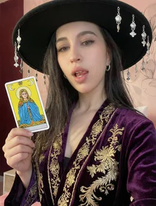 HornyPriestess Public Billede 2
