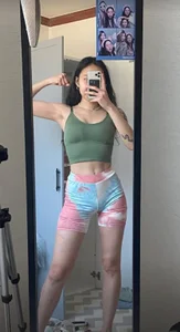 MarianelaLugar Many outfits, I can be different Pic 2