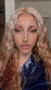 sophia_gold Public Pic 4