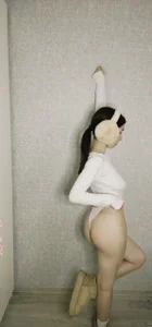 CindaWinnの“Soft lingerie, a cozy long sleeve, and effortless allure — a blend of comfort and temptation capturの枚の写真